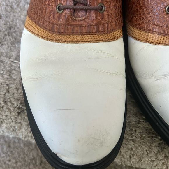 ECCO men’s vegetable tanned leather two tone golf/spike shoes. Arch Support. 44 - Picture 9 of 14